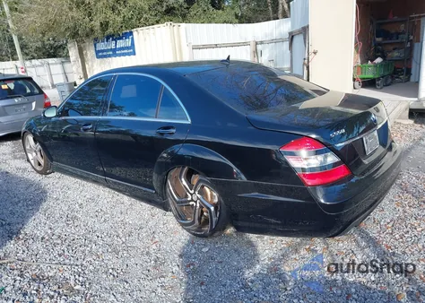 2007 Mercedes-Benz S 550 z USA, uszkodzony, nr VIN WDDNG71X37A098795